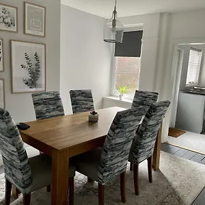Modernised In The Heart Of Sketty Holiday home Swansea